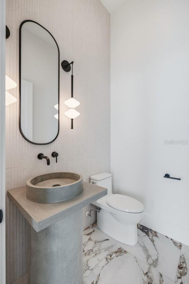 6503 Debbie Lane S, Saint Petersburg, FL 33707 Photo