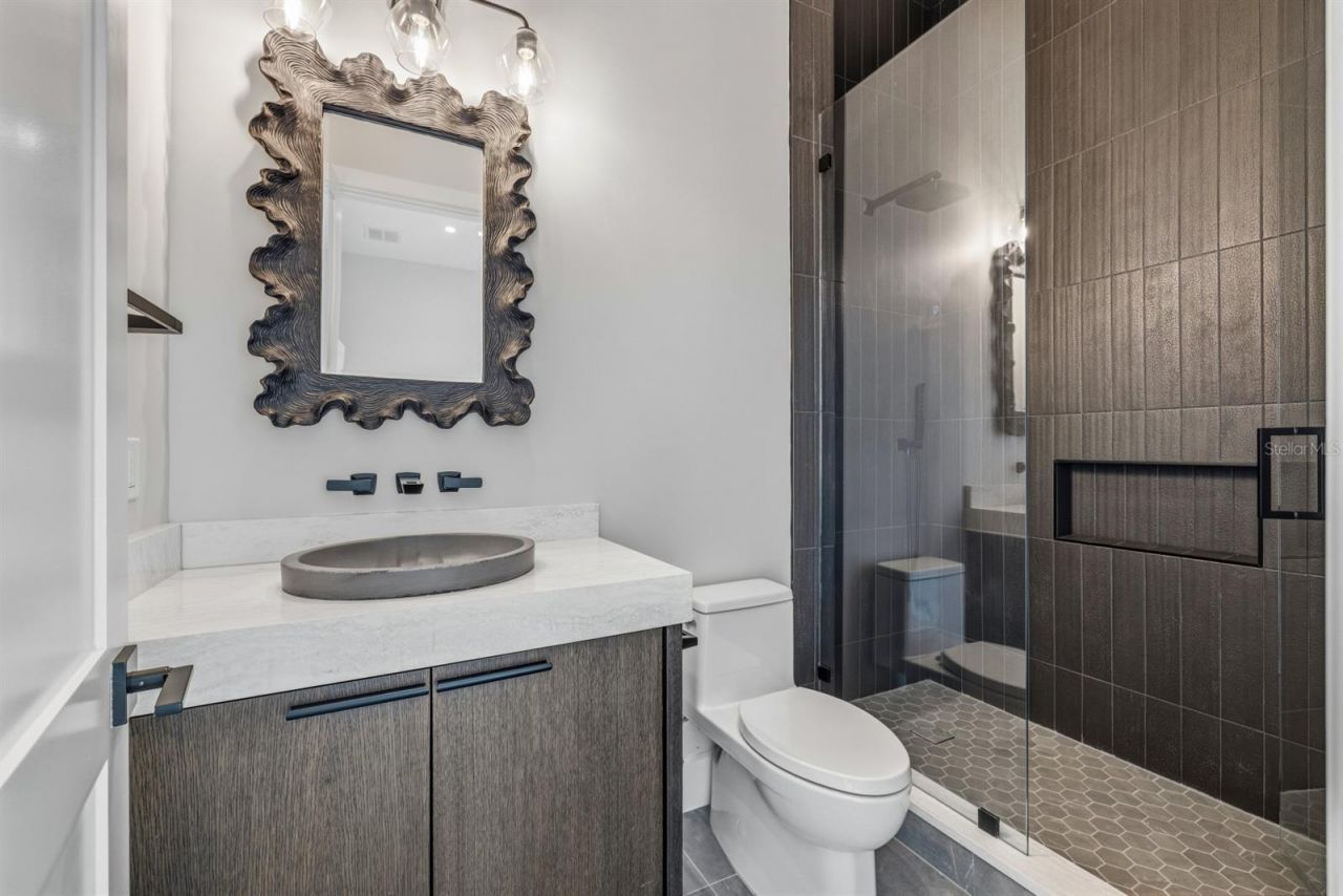 6503 Debbie Lane S, Saint Petersburg, FL 33707 Photo