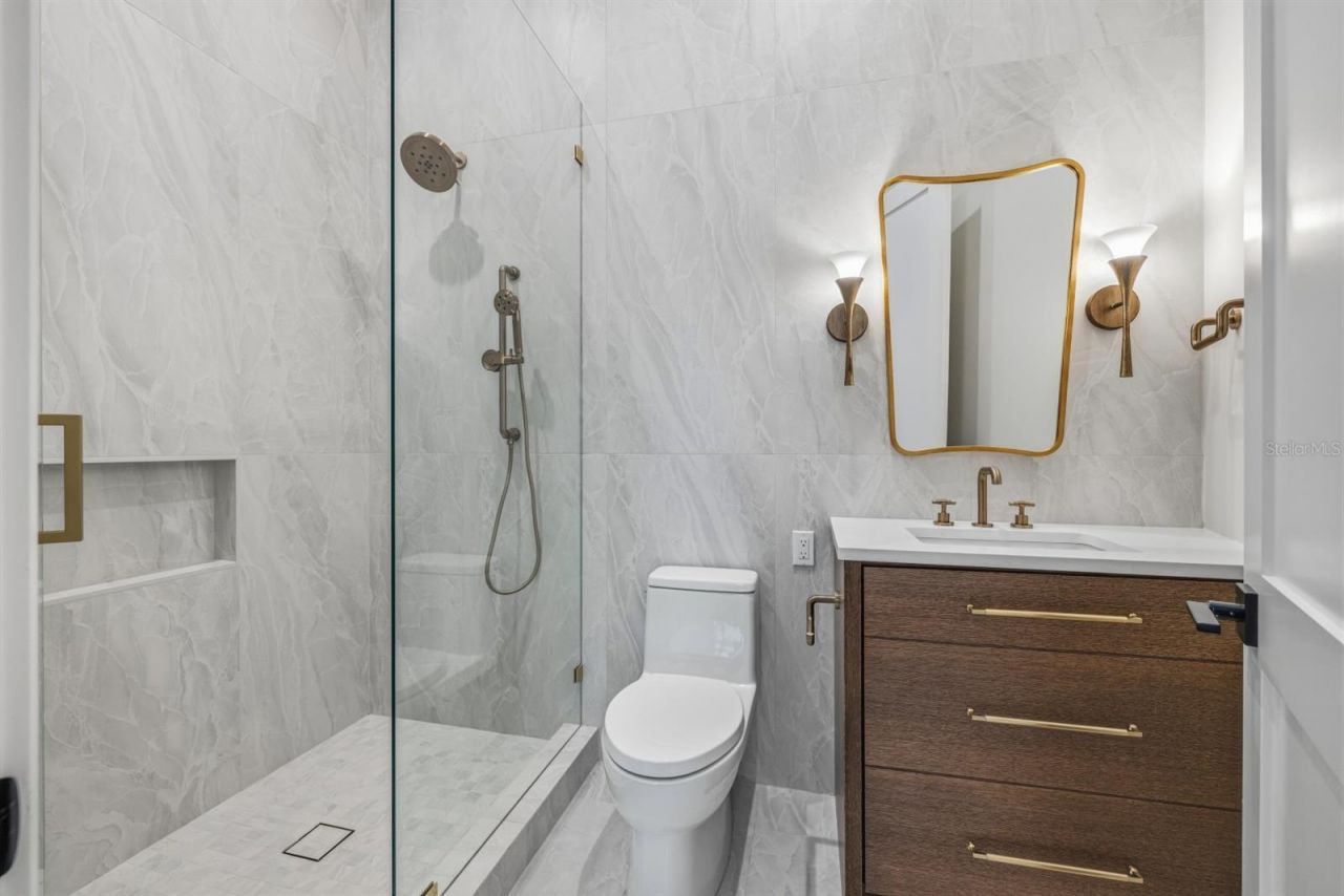 6503 Debbie Lane S, Saint Petersburg, FL 33707 Photo