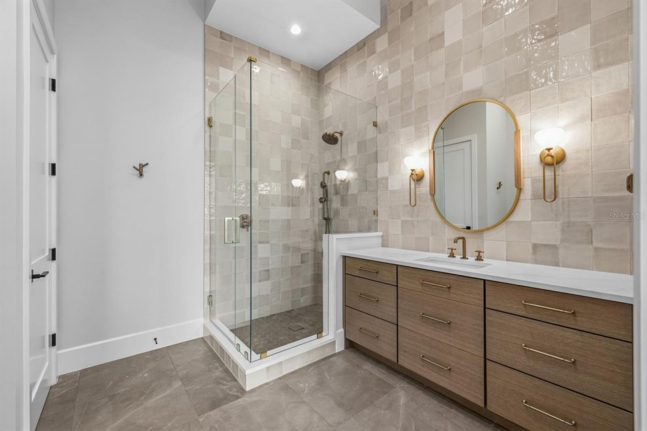 6503 Debbie Lane S, Saint Petersburg, FL 33707 Photo