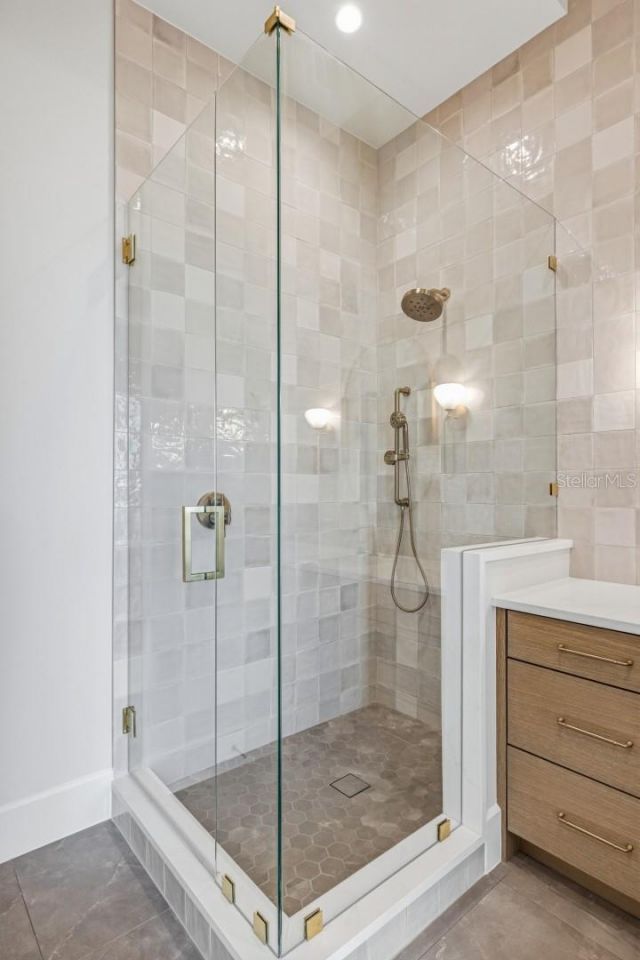 6503 Debbie Lane S, Saint Petersburg, FL 33707 Photo