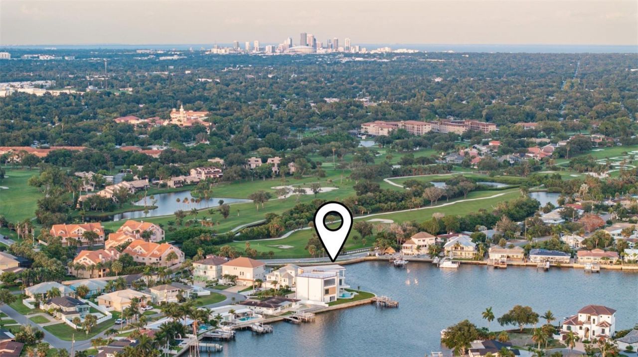 6503 Debbie Lane S, Saint Petersburg, FL 33707 Photo