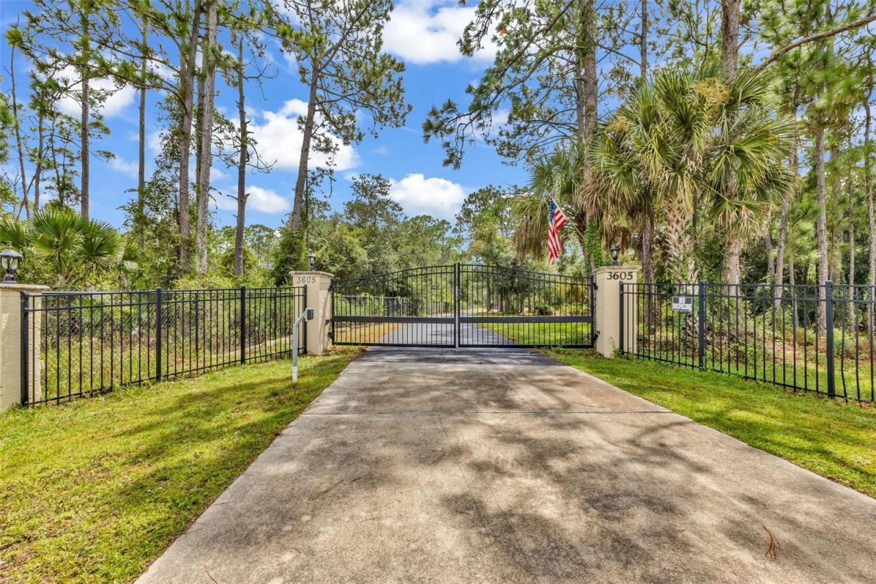3605 Tropicaire Boulevard, North Port, FL 34286 Photo