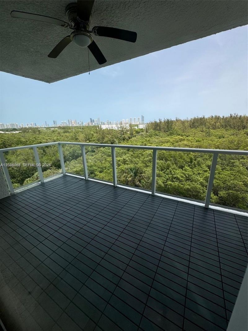 15051 Royal Oaks Ln, Unit 701, North Miami, FL 33181 Photo