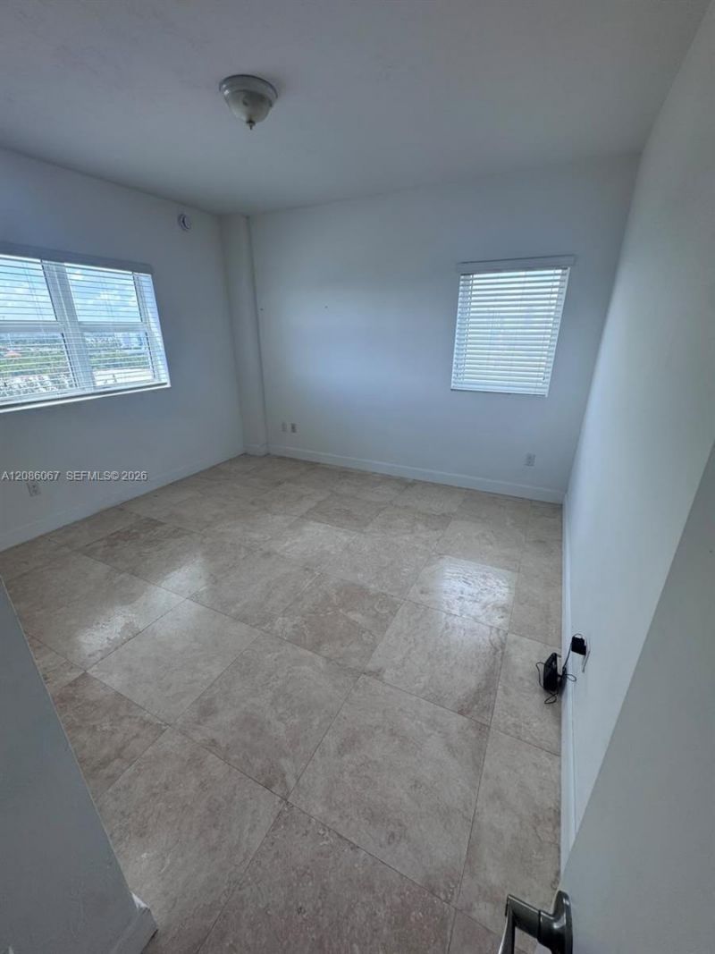 15051 Royal Oaks Ln, Unit 701, North Miami, FL 33181 Photo