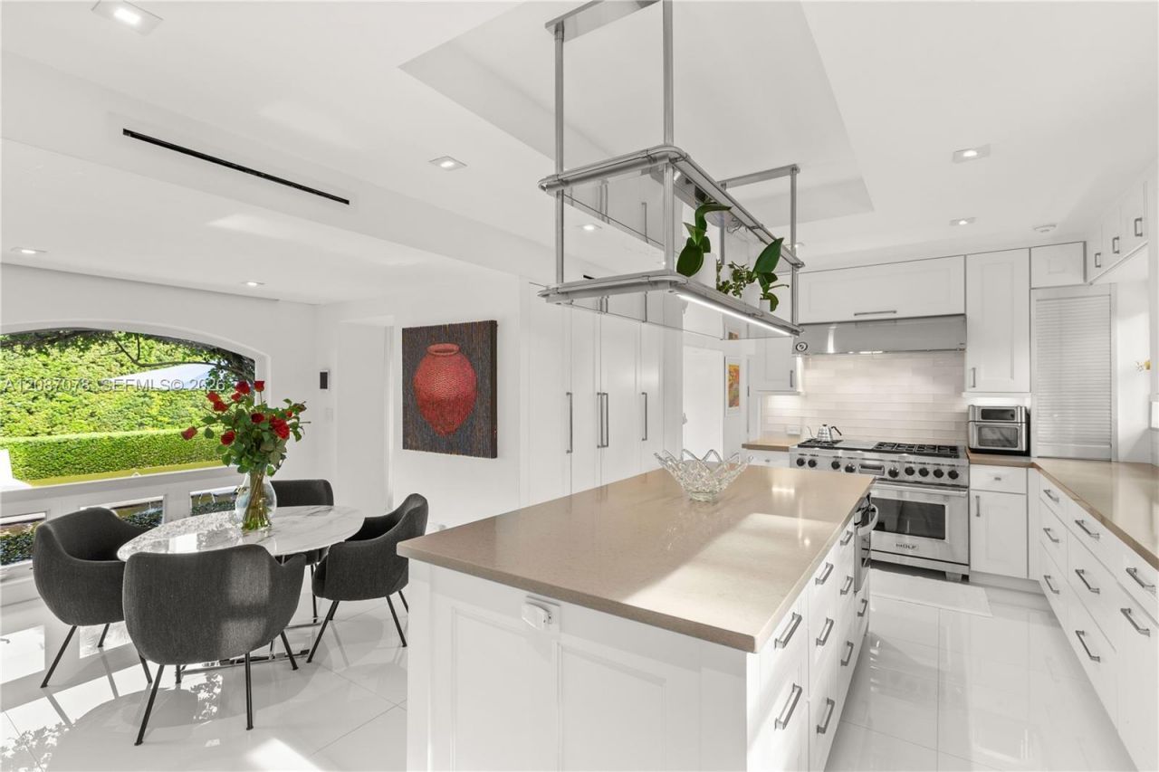 1261 N Greenway Dr, Coral Gables, FL 33134 Photo