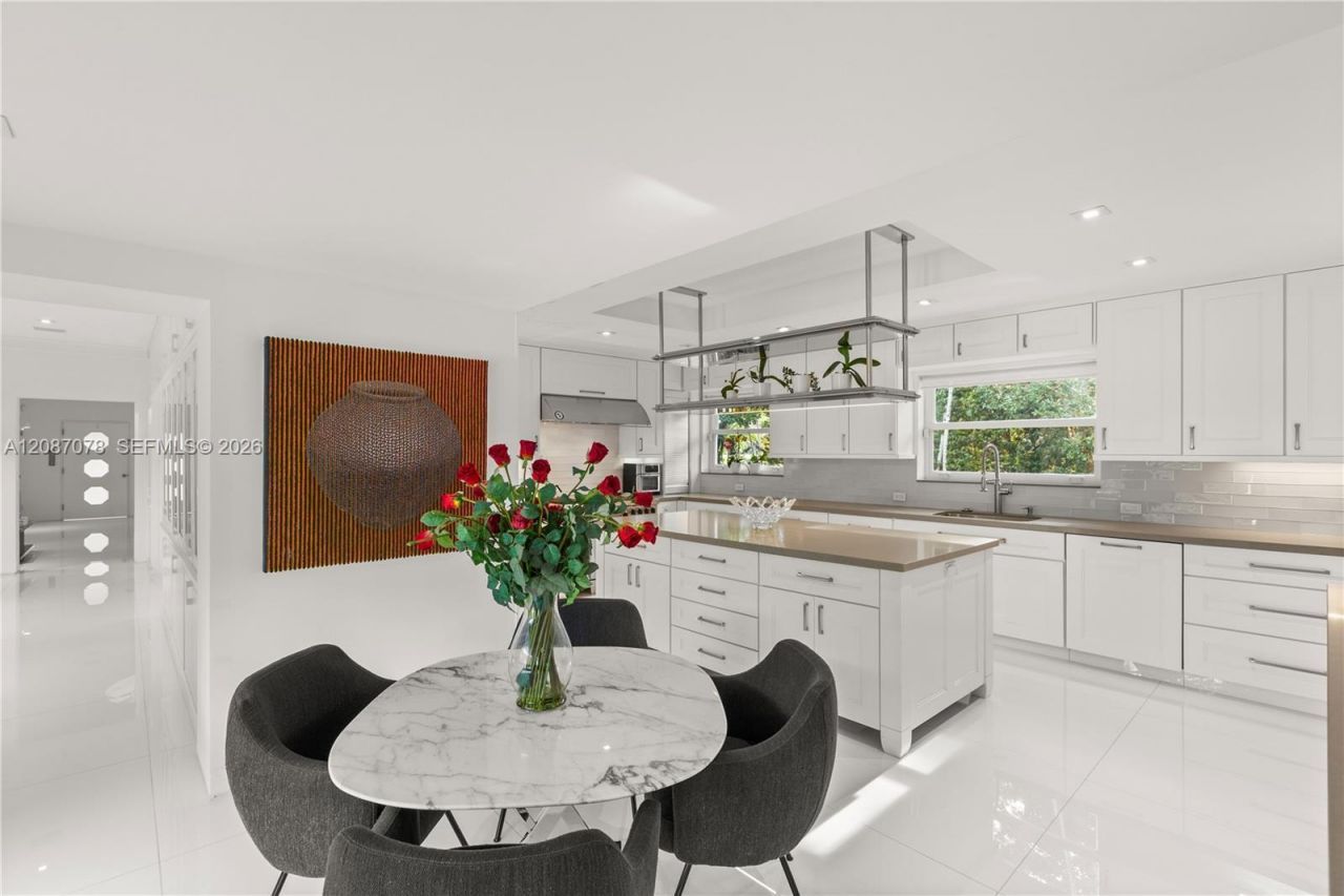 1261 N Greenway Dr, Coral Gables, FL 33134 Photo