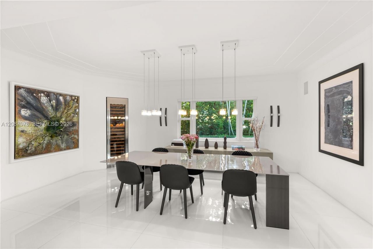 1261 N Greenway Dr, Coral Gables, FL 33134 Photo