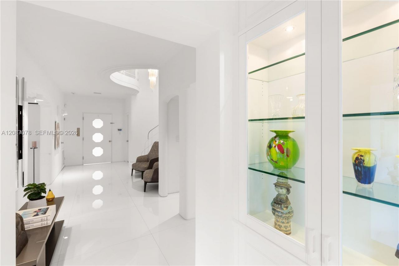 1261 N Greenway Dr, Coral Gables, FL 33134 Photo