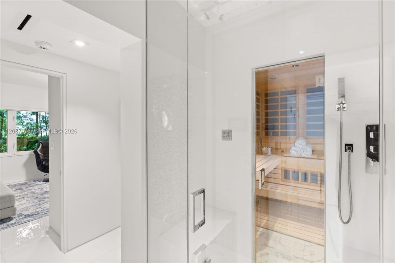 1261 N Greenway Dr, Coral Gables, FL 33134 Photo