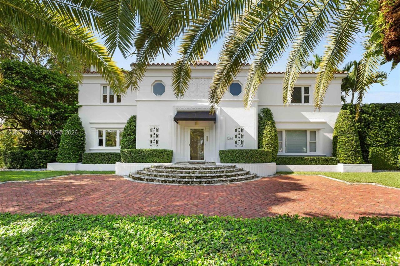 1261 N Greenway Dr, Coral Gables, FL 33134 Photo
