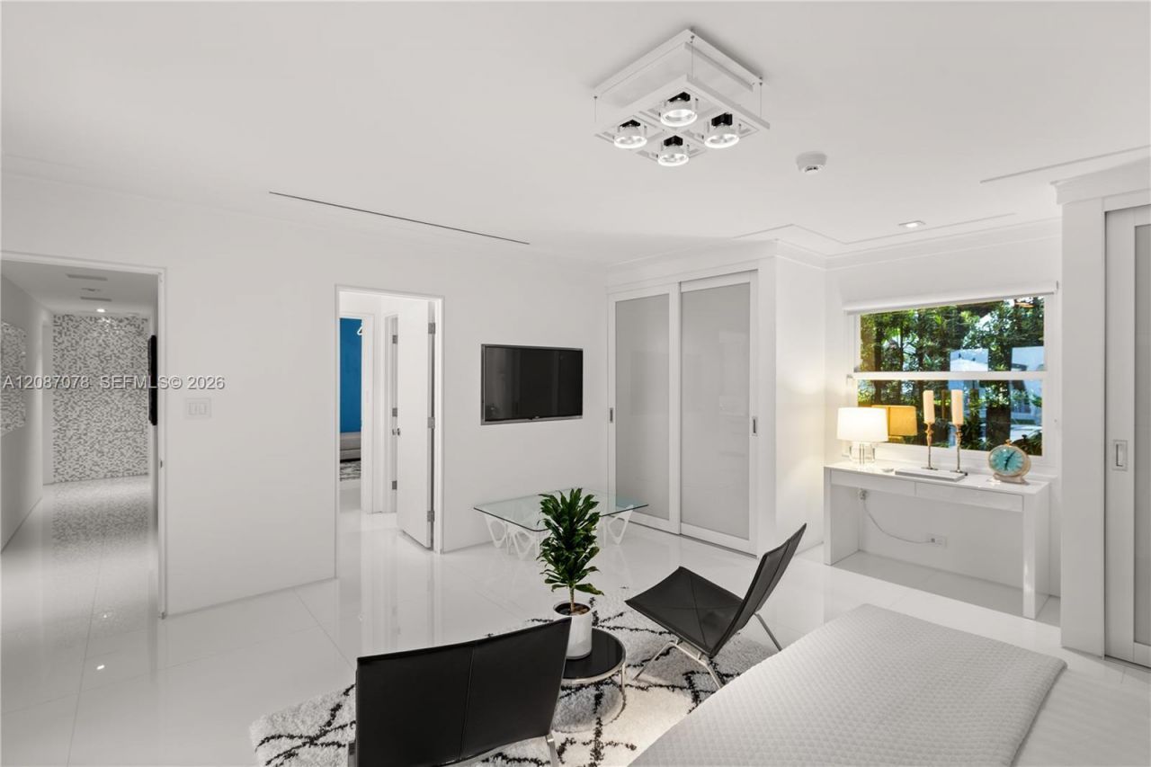1261 N Greenway Dr, Coral Gables, FL 33134 Photo