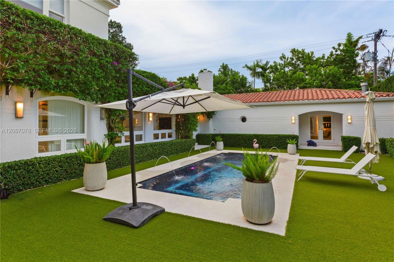 1261 N Greenway Dr, Coral Gables, FL 33134 Photo