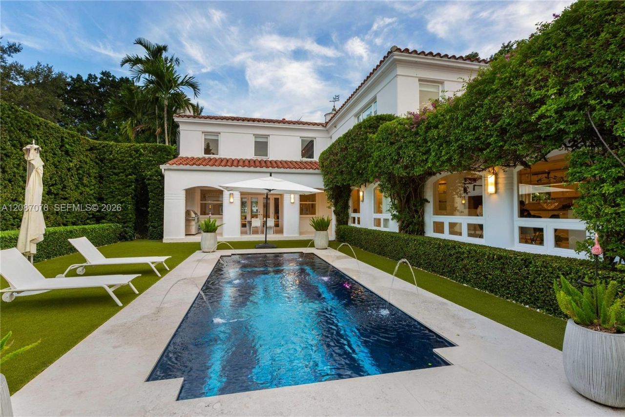 1261 N Greenway Dr, Coral Gables, FL 33134 Photo