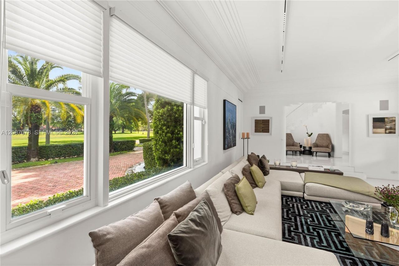 1261 N Greenway Dr, Coral Gables, FL 33134 Photo