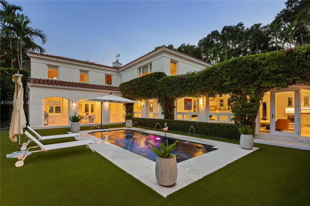 1261 N Greenway Dr, Coral Gables, FL 33134 Photo
