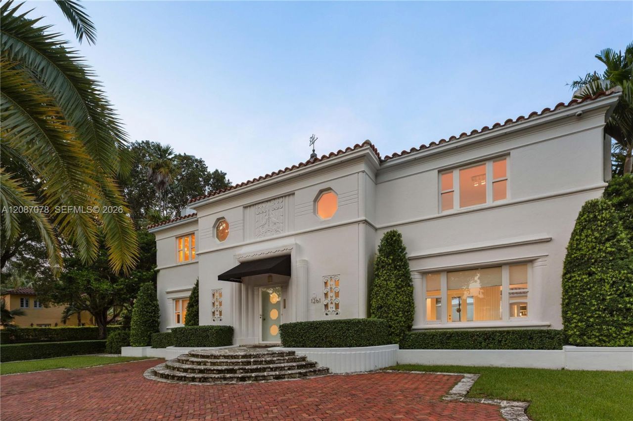 1261 N Greenway Dr, Coral Gables, FL 33134 Photo