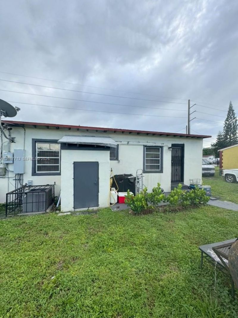 2101 NW 87th St, Miami, FL 33147 Photo