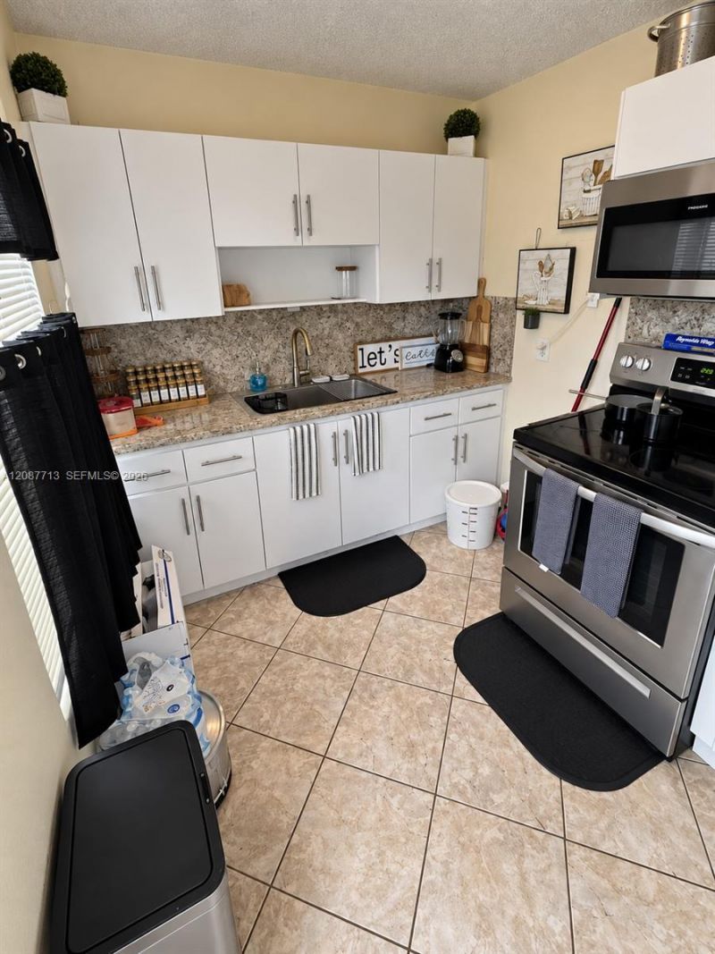 2101 NW 87th St, Miami, FL 33147 Photo
