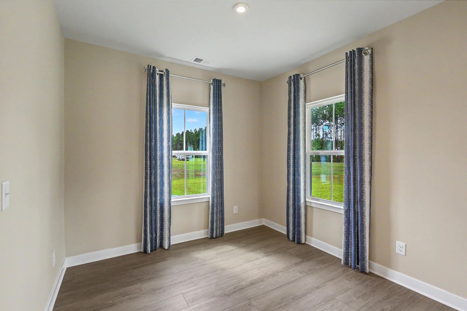 1018 Lacebark Drive Photo 22