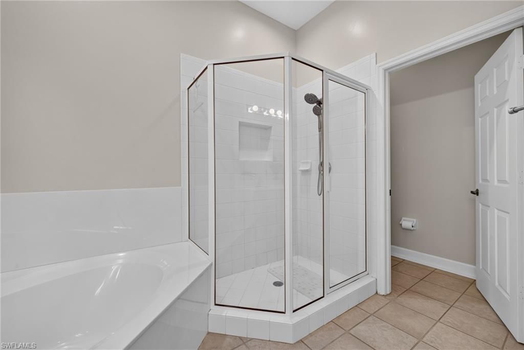5015 Marina Cove Dr, Unit 203, Naples, FL 34112 Photo