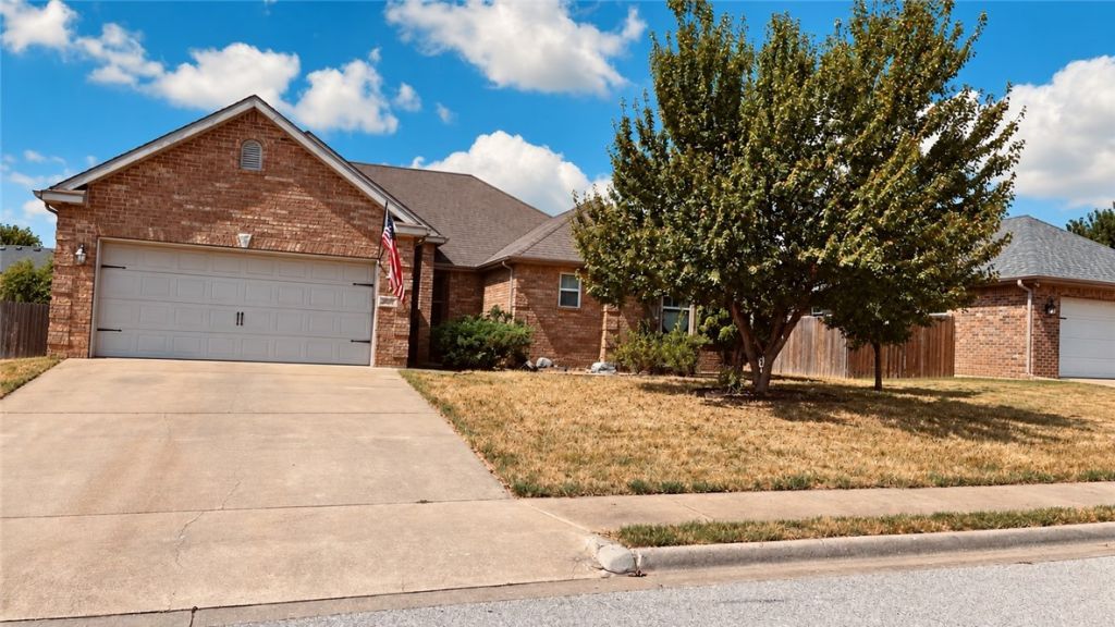 204 Callie Lane, Centerton, AR 72719 Main Photo