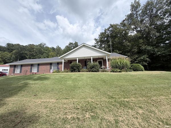8724 Bellsville Pike, Nashville, IN 47448