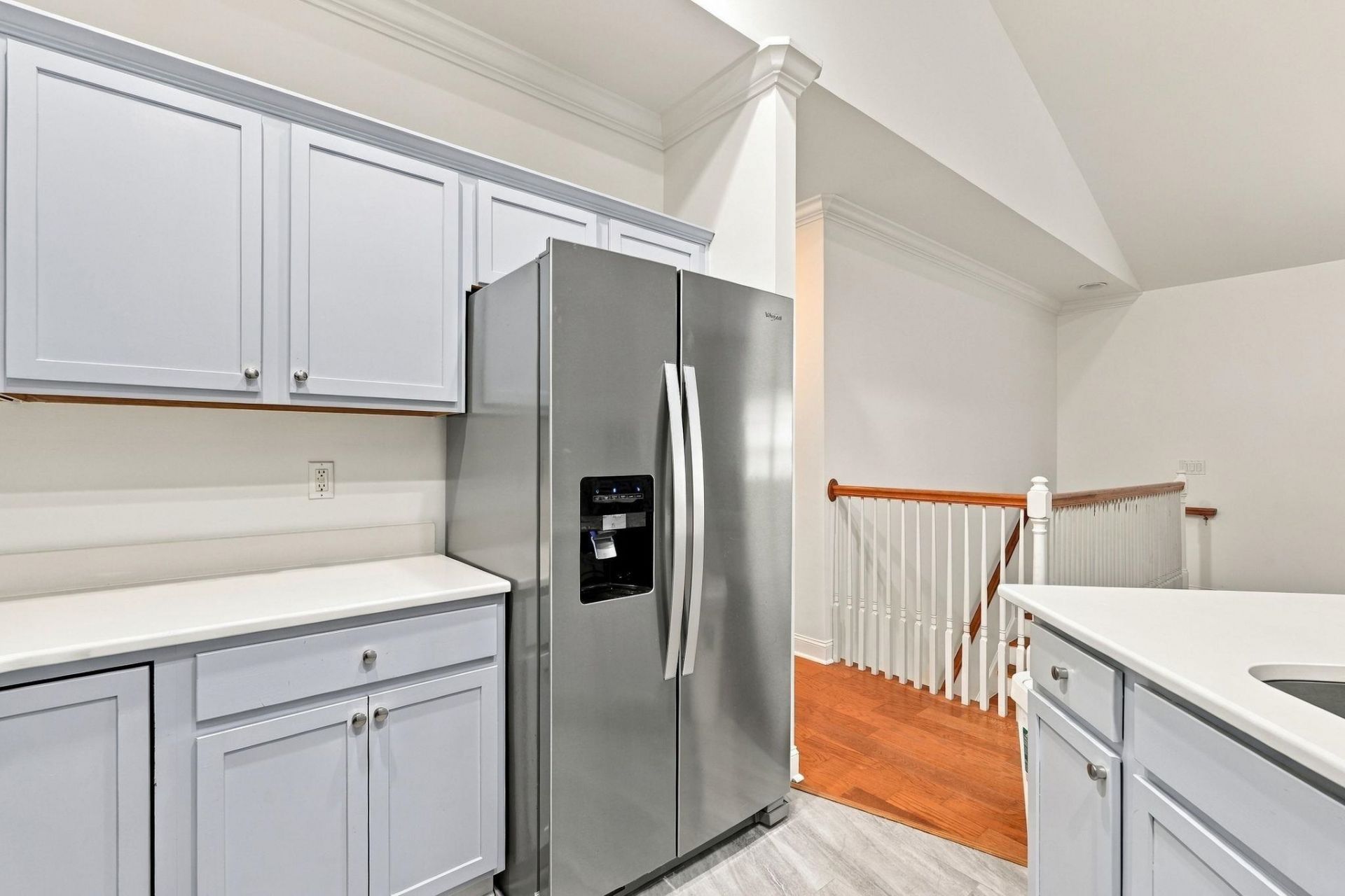587 Sunnyside Ave. Photo 11