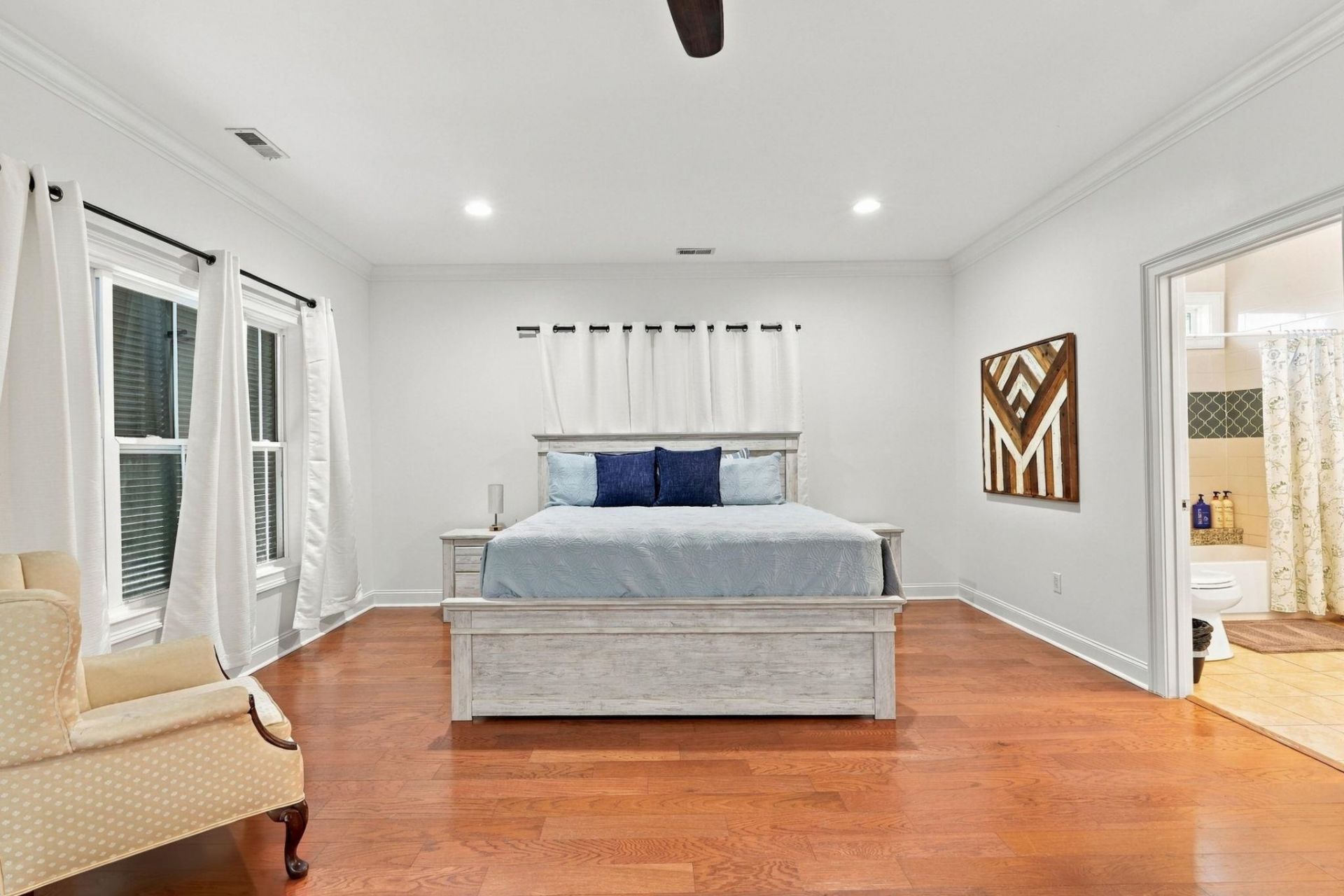 587 Sunnyside Ave. Photo 13