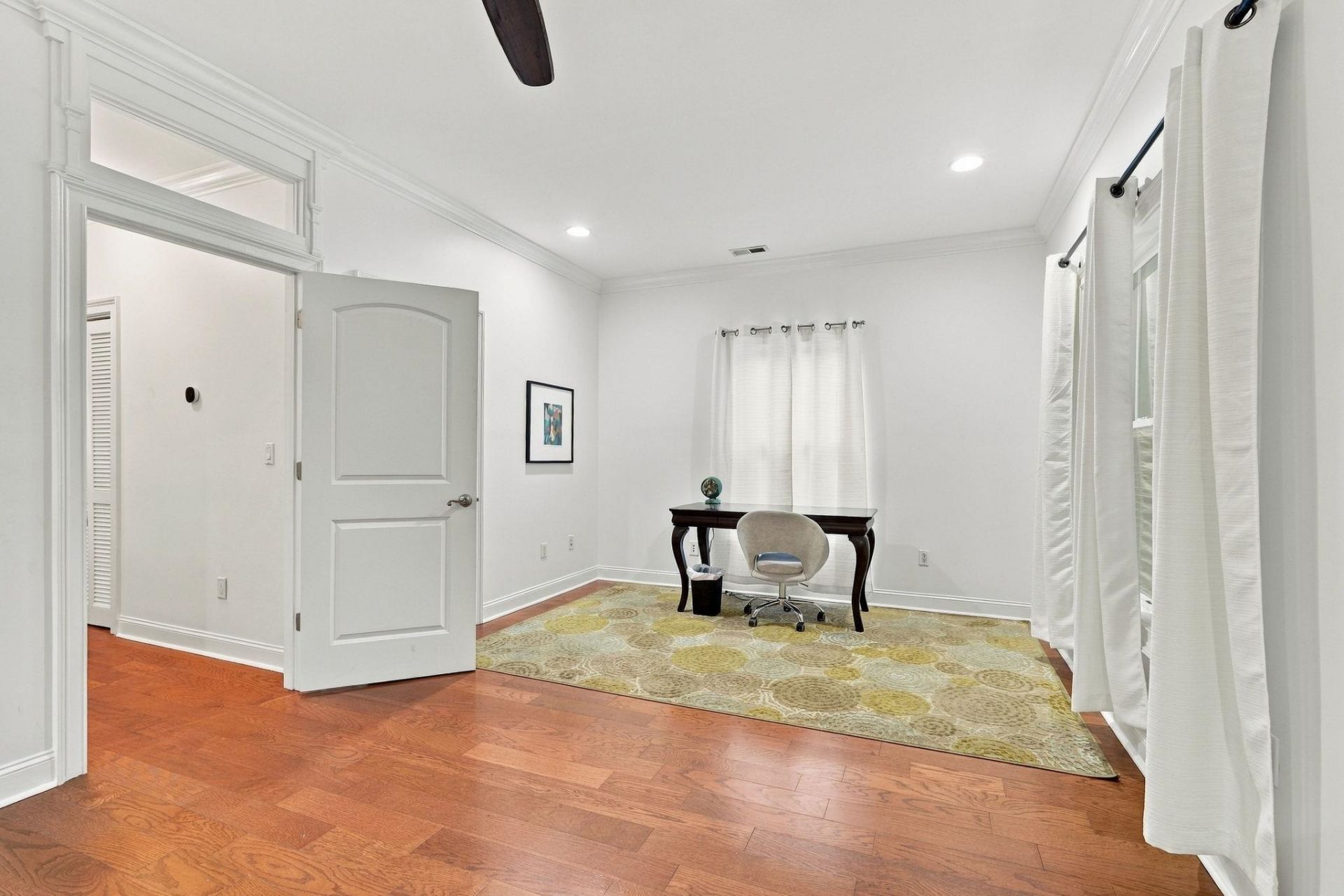 587 Sunnyside Ave. Photo 16