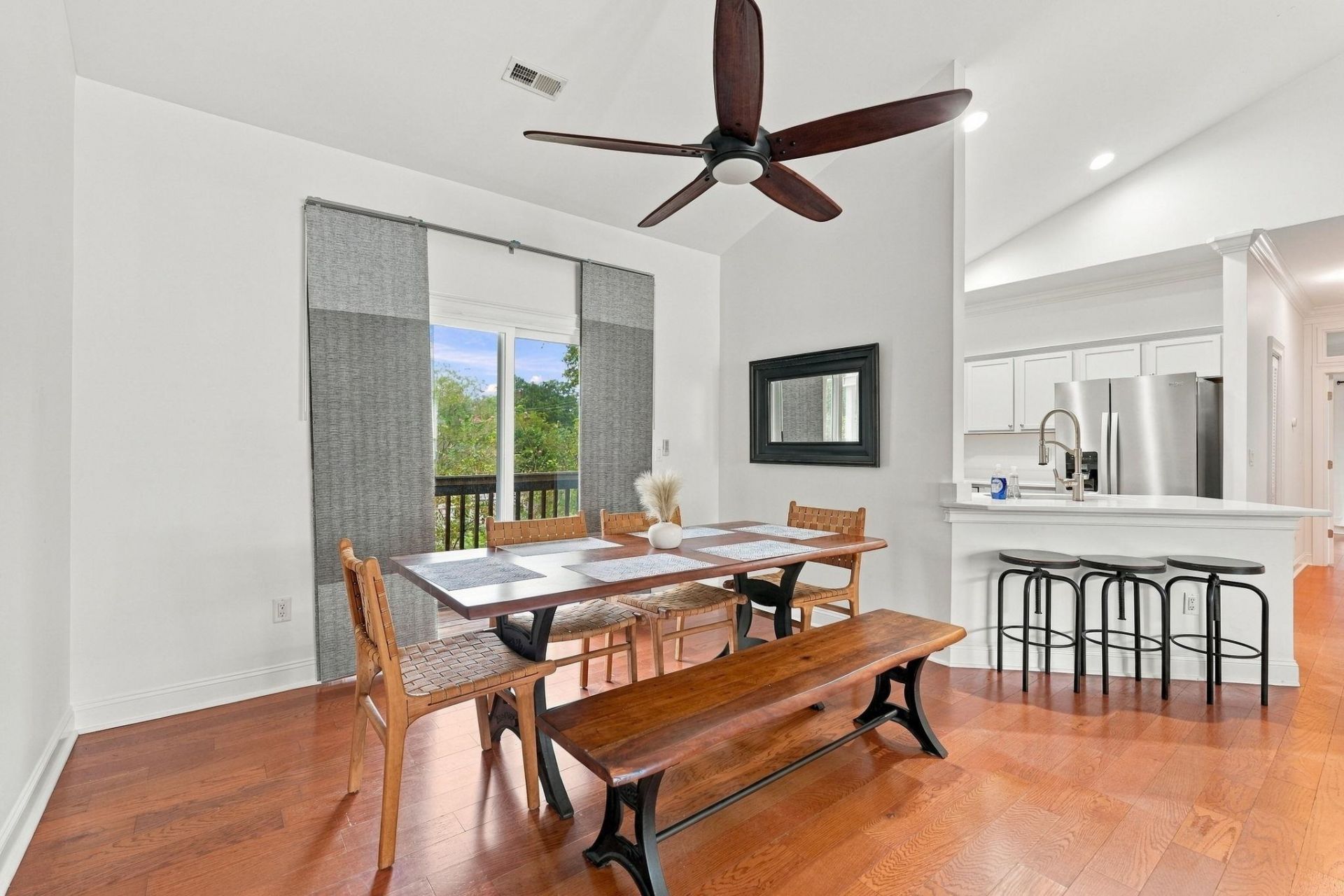 587 Sunnyside Ave. Photo 7