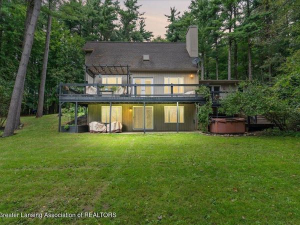 8471 Clark Road, East Lansing, MI 48823