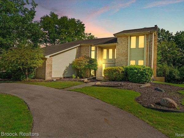 6343 Bauervic Boulevard, West Bloomfield Township, Mi 48322