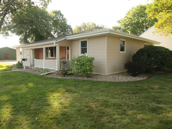 1011 17th St , Milford, IA 51351