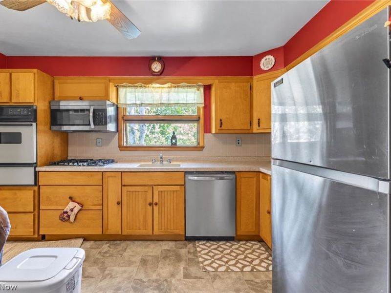 4146 Barclay Messerly Road, Southington, OH 44470 Photo 5