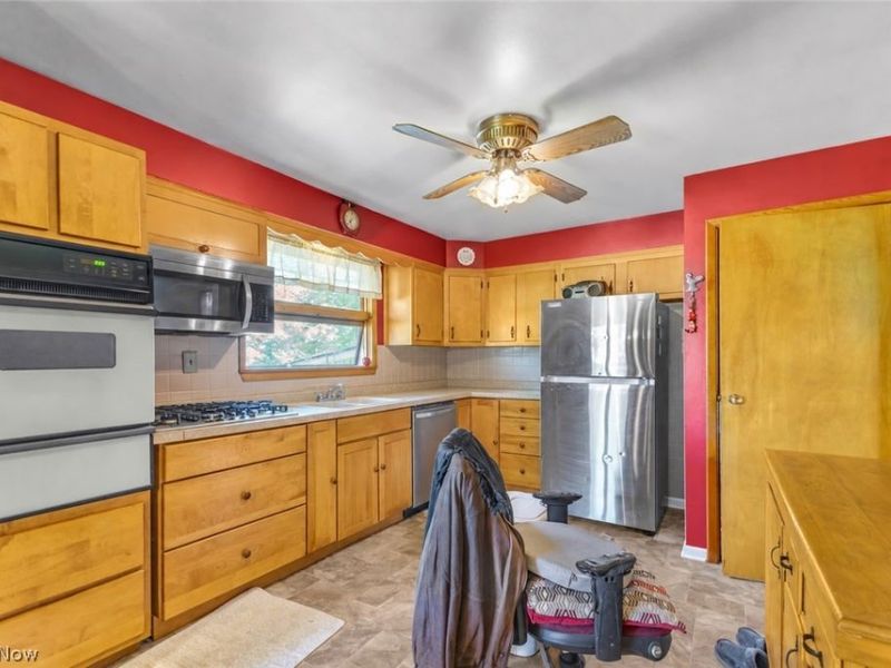 4146 Barclay Messerly Road, Southington, OH 44470 Photo 7
