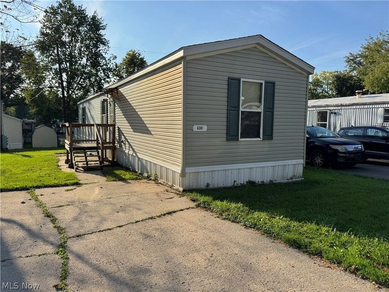 6301 Sue Lynn Drive, Ravenna, OH 44266 Photo 1