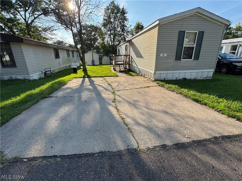 6301 Sue Lynn Drive, Ravenna, OH 44266 Photo 2