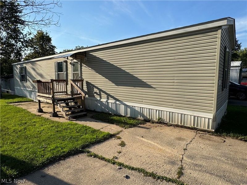 6301 Sue Lynn Drive, Ravenna, OH 44266 Photo 3