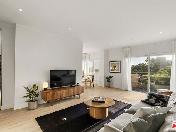1131 Alta Loma Road, Unit 415, West Hollywood, CA 90069