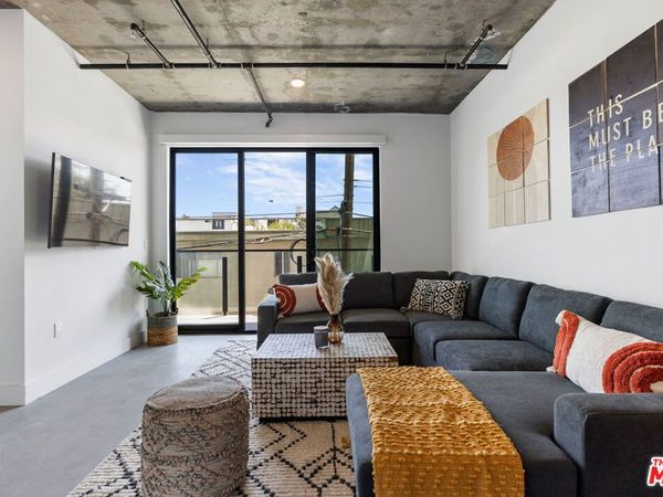 3800 Mentone Avenue, Unit 404, Culver City, CA 90232
