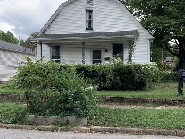 105 N john Street, Bloomfield, IN 47424