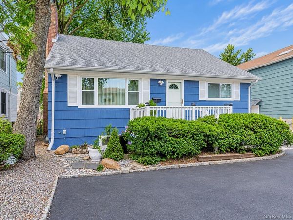 19 Elm Street, Greenvale, NY 11548
