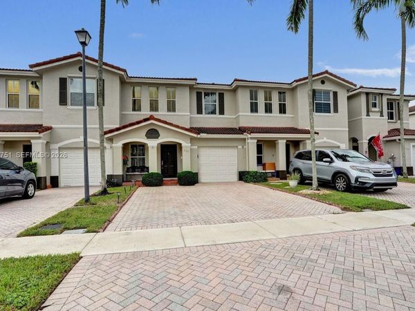 220 Riverwalk Cir, Sunrise, FL 33326