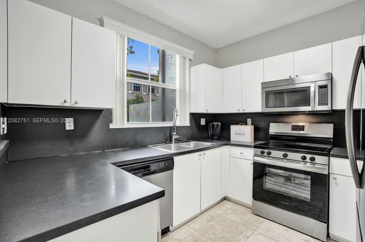 220 Riverwalk Cir, Sunrise, FL 33326 Photo