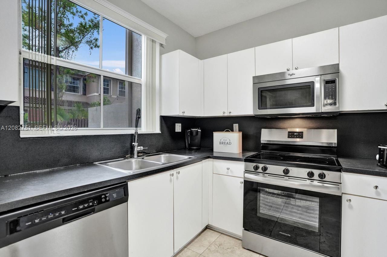 220 Riverwalk Cir, Sunrise, FL 33326 Photo