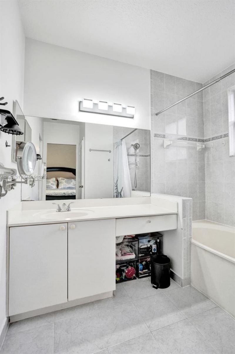 220 Riverwalk Cir, Sunrise, FL 33326 Photo