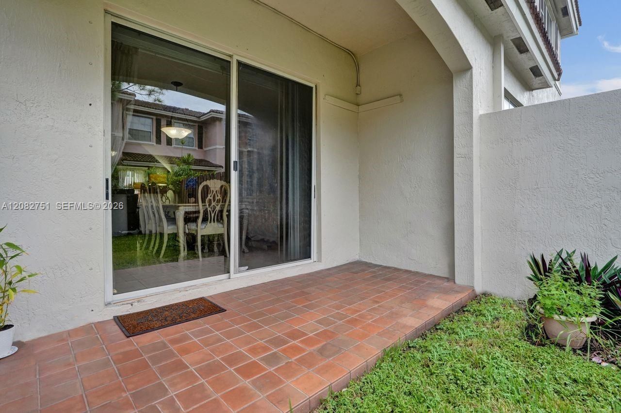 220 Riverwalk Cir, Sunrise, FL 33326 Photo