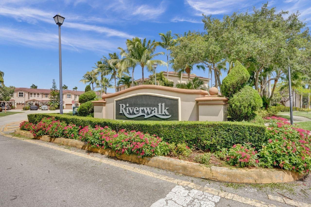 220 Riverwalk Cir, Sunrise, FL 33326 Photo