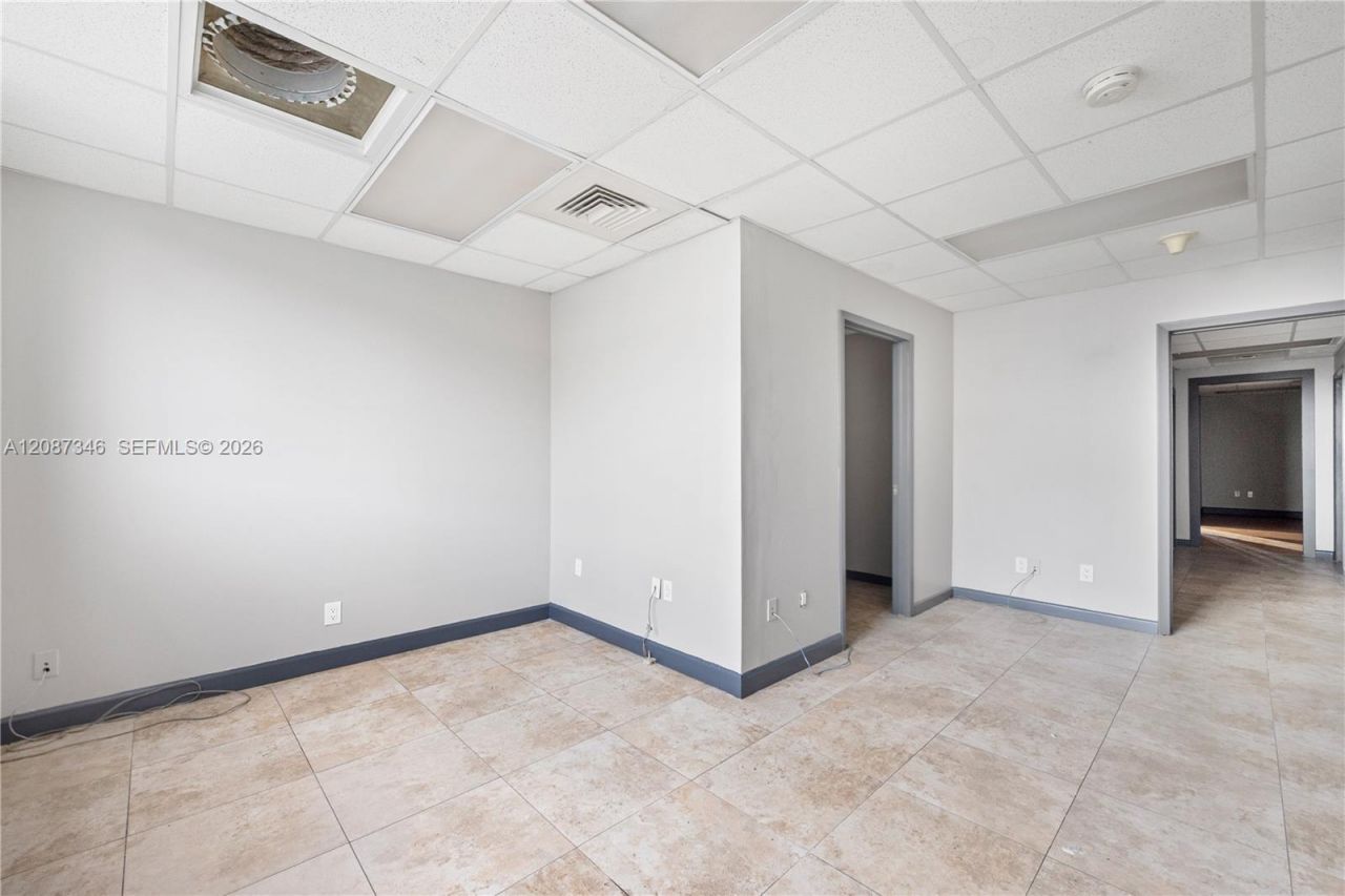 1050 E 24th St, Hialeah, FL 33013 Photo